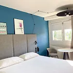 Ibis Ouest - A9