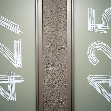 イビス ウエスト ホテル