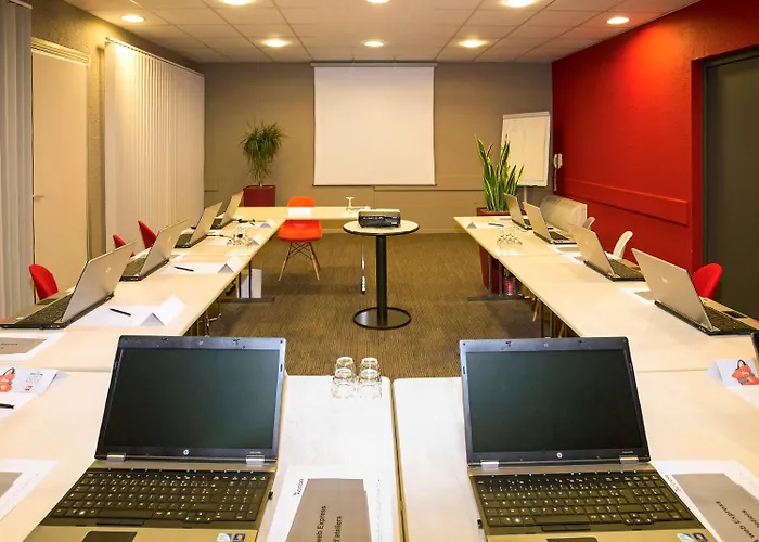 宜必思尼姆西部酒店 - A9 尼姆